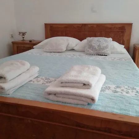 Grandma's House Vederoi בית נופש העיירה רתימנו
