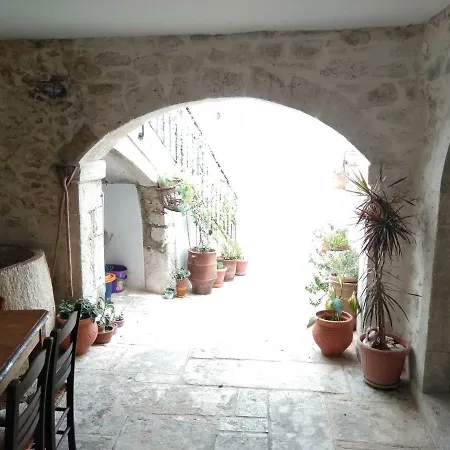 בית נופש Grandma's House Vederoi *